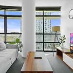 105Op Abnb-Style Spectacular Park View 2Br Apt With Free Parking