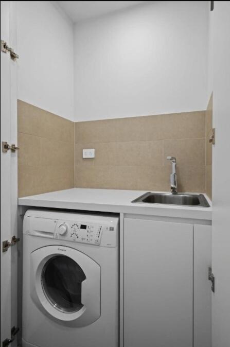 105op Abnb-style Spectacular Park View 2br With Free Parking