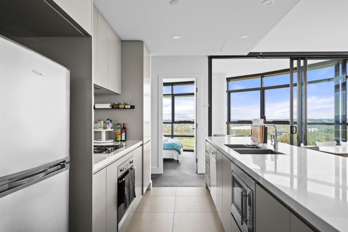 105op Abnb-style Spectacular Park View 2br With Free Parking Apartment Sydney